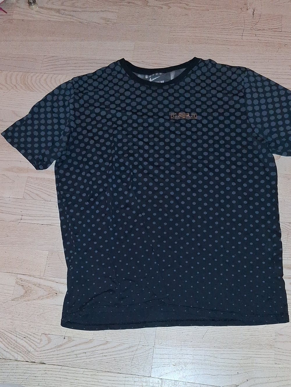 Unique Nike Men's Black Dot-Print Crew Neck T-Shirt
